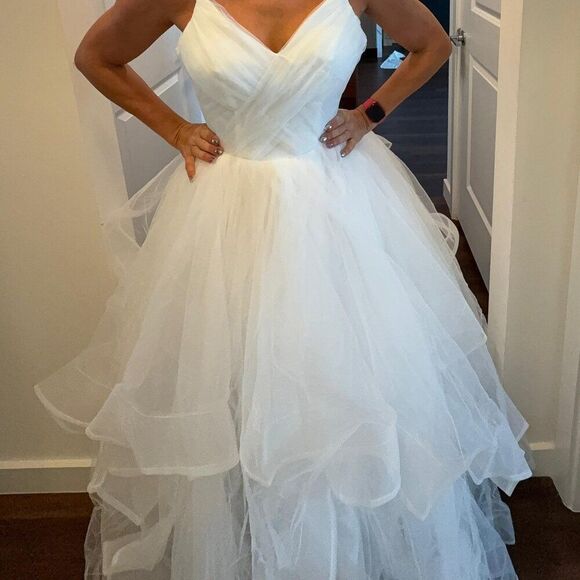 NWT WHITE V-Neck Tulle Tiered Wedding Dress Gown — Size M -Elegant Bridal Dress - Picture 6 of 13